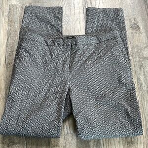 Mario Serrani Women’s Grey & Black Patterned Pants, size 6